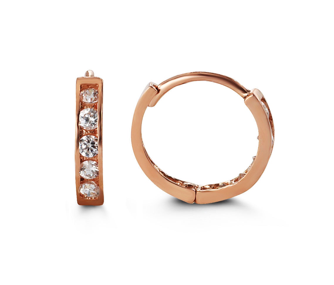Orecchini A Cerchio Huggie Con Zirconia Cubica, Placcato Oro Rosa 14k, 13x15 Mm, JOLCHIF