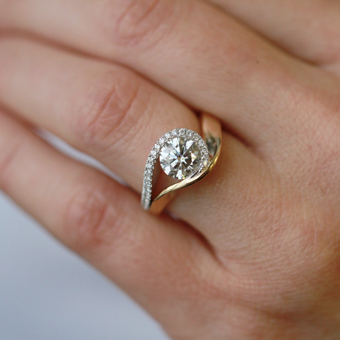 14kt Two-Tone Gold 1.74cttw Round Wave Bypass Lab-Grown Diamond Ring