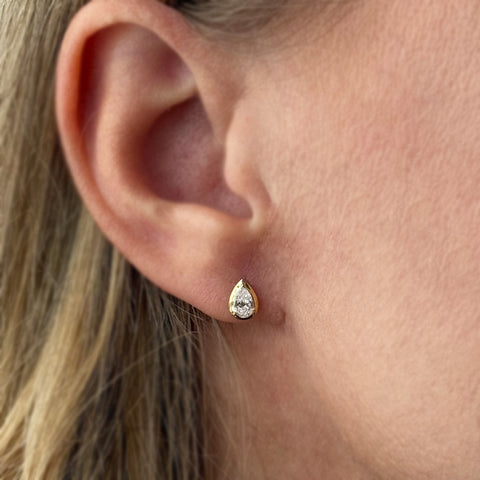 10kt Yellow Gold 0.46cttw Pear Shaped Lab-Grown Diamond Stud Earrings