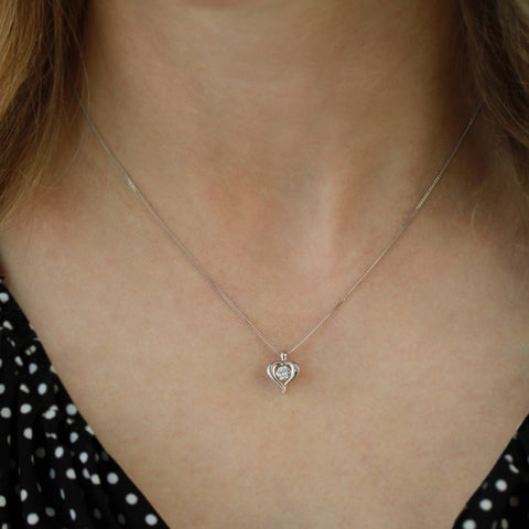 10kt White Gold 0.25cttw Lab-Grown Diamond Heart Pendant