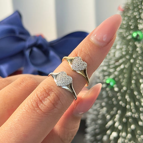 10kt White Gold Heart 0.10cttw Diamond Cluster Ring