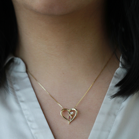 10kt Yellow Gold Heart Pendant Canadian Diamond and Ruby