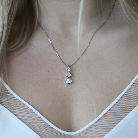 10kt White Gold 1.00cttw Canadian Diamond Pendant