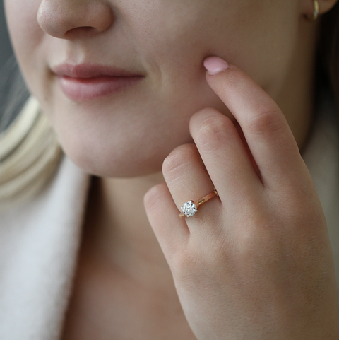 Gold round engagement online ring