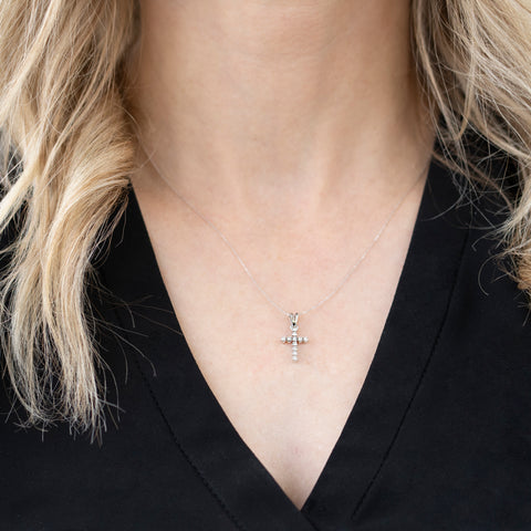 10kt White Gold 0.10cttw Diamond Cross Pendant