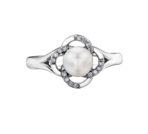 10kt White Gold Pearl and Diamond Flower Ring
